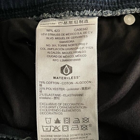 Signature by Levi Straus and Co. Women’s totally shaping pull on skinny jeans. - Picture 10 of 13